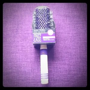 John Frieda Round Brush